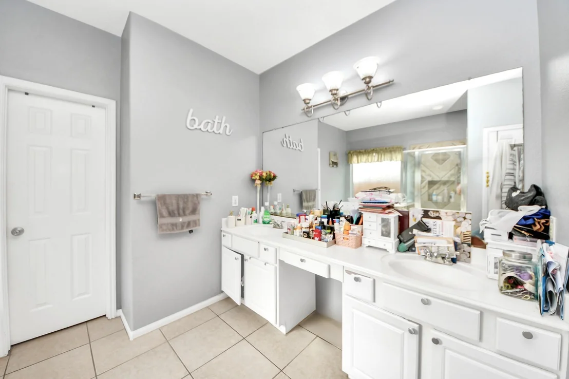 Photo of 922 N Sky Drive