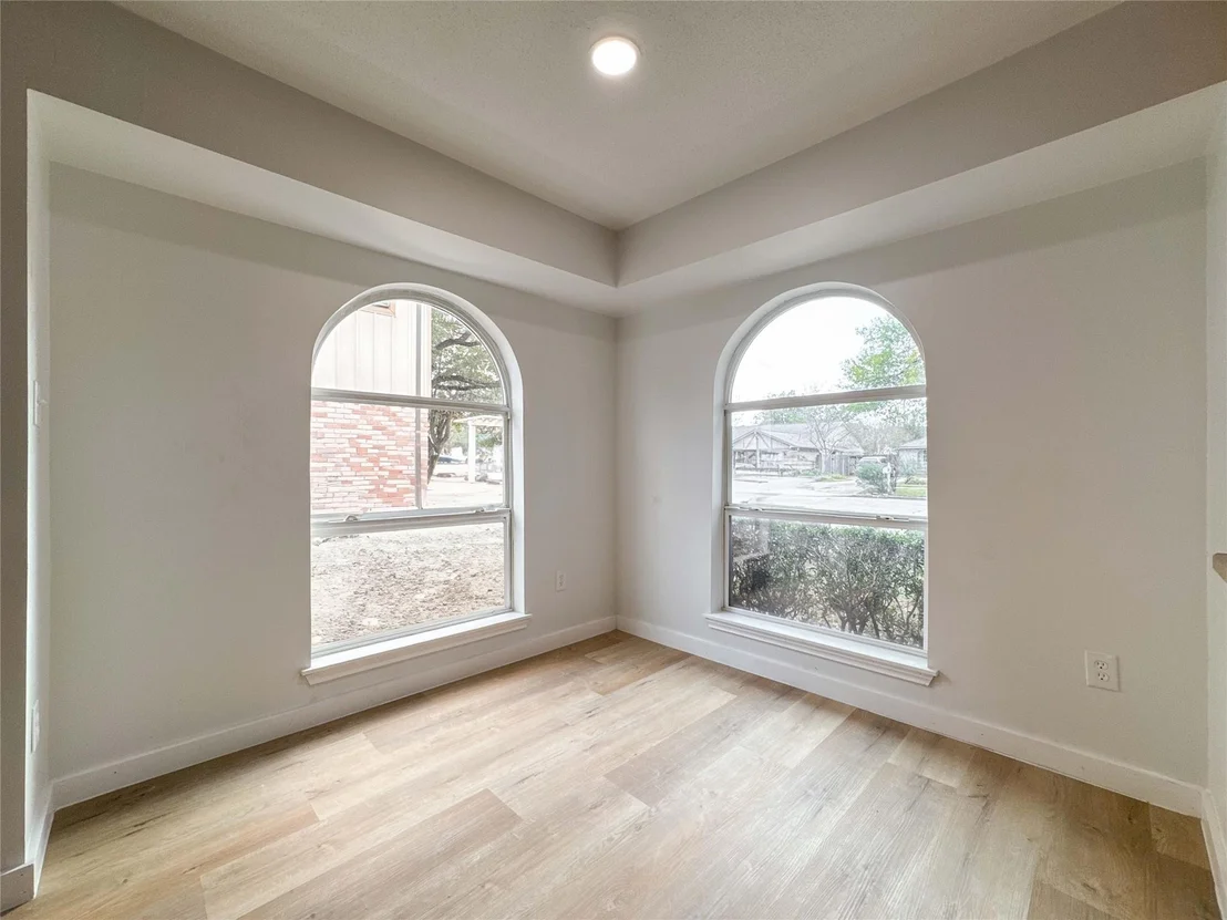 Photo of 4934 Whispering Falls Drive