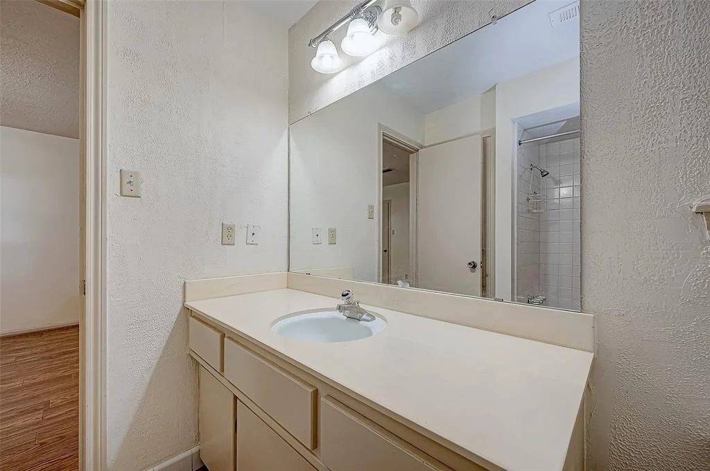 Photo of 5927 Pinewilde Drive