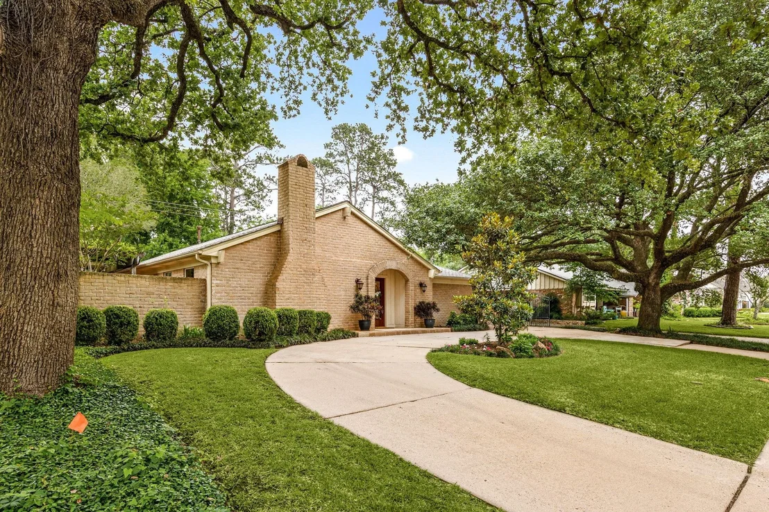 Photo of 1803 Briarpark Drive