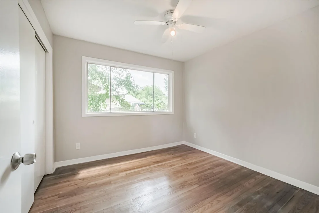 Photo of 1306 Glencrest Drive