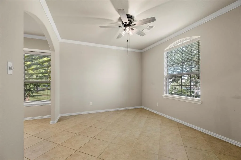 Photo of 1079 Lake View Drive