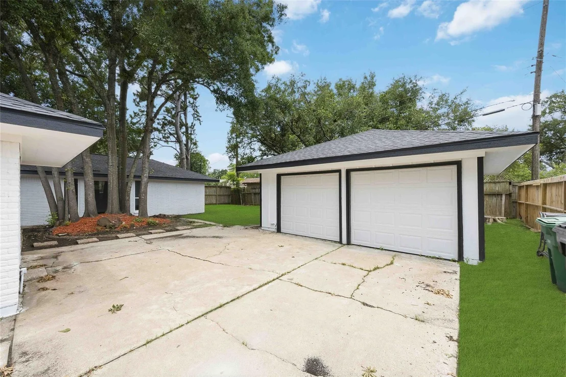Photo of 5446 Loch Lomond Drive