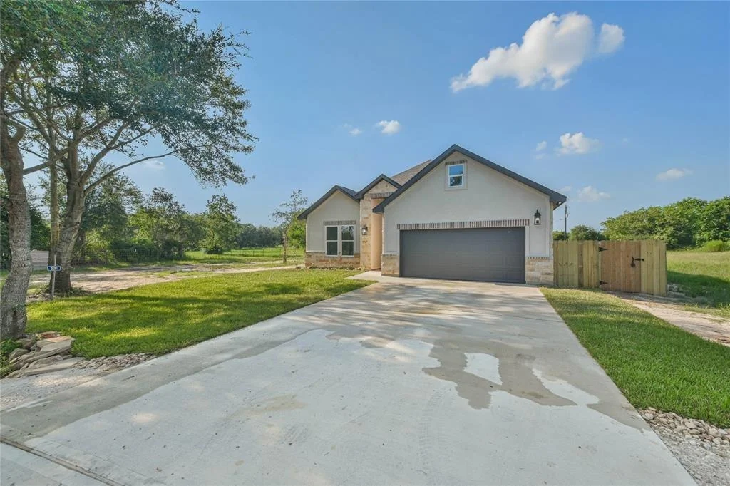 Photo of 620 Lily Street