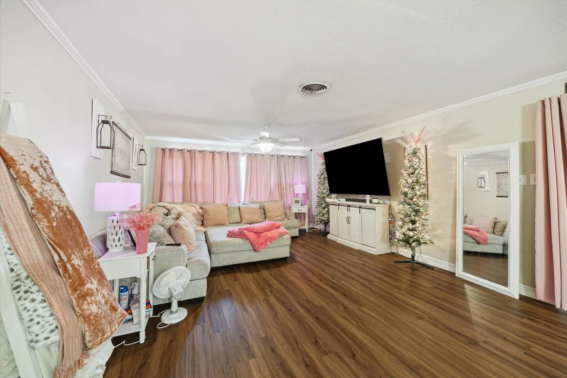 Photo of 606 Brook Lane