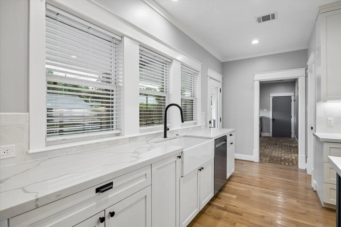 Photo of 1205 Temple Street