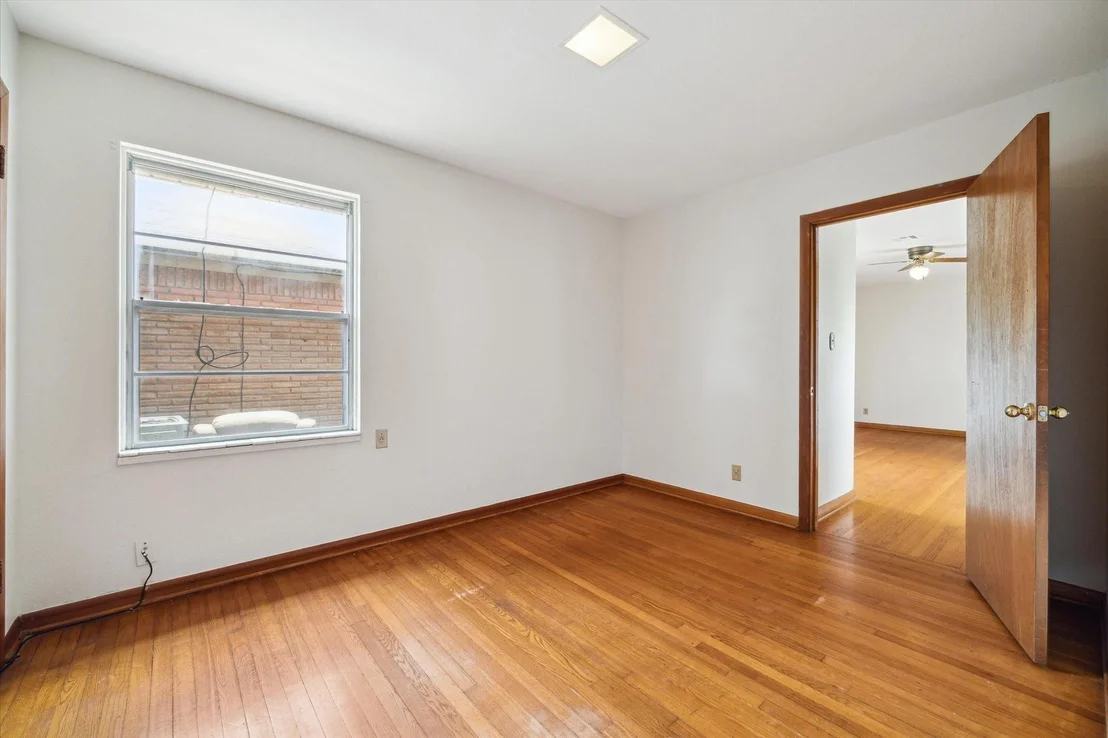 Photo of 225 W Spreading Oak Drive