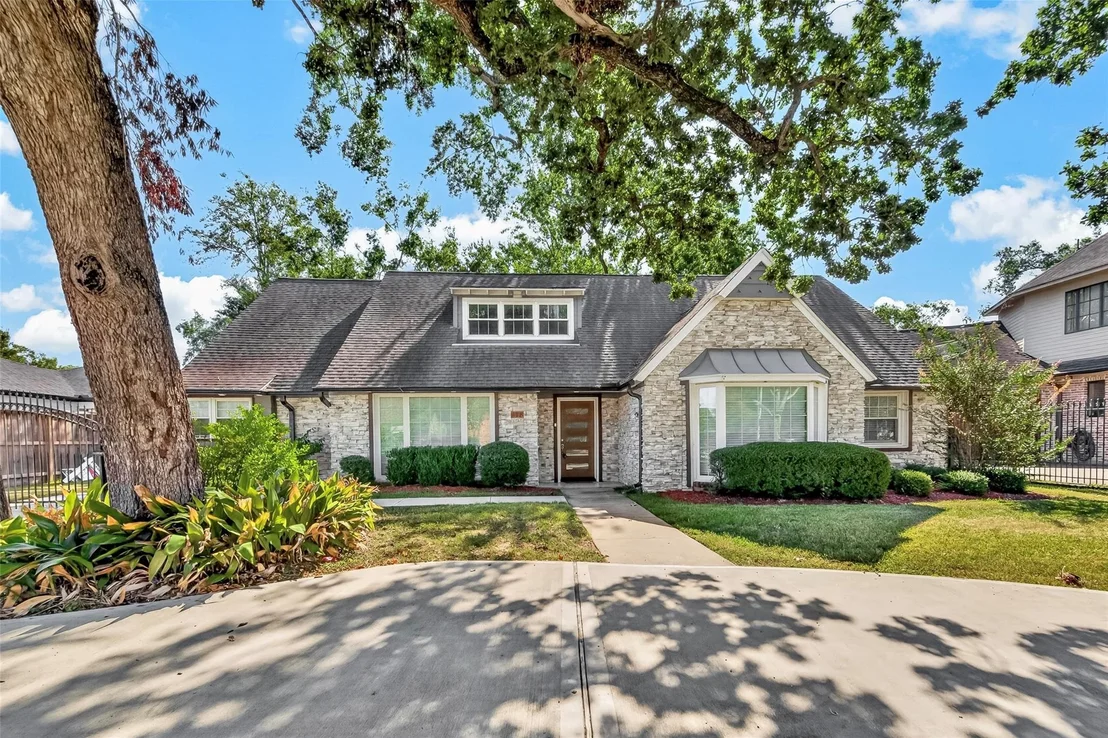 Photo of 418 N Wilcrest Drive