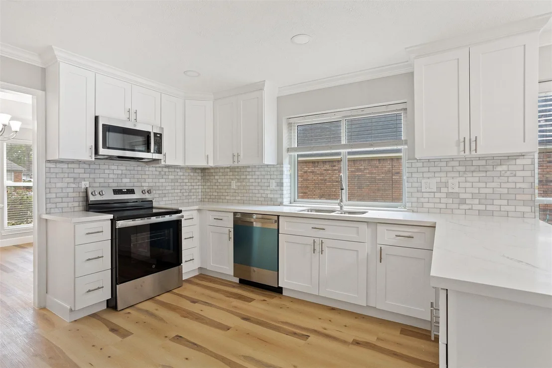 Photo of 2022 Hillside Oak Lane
