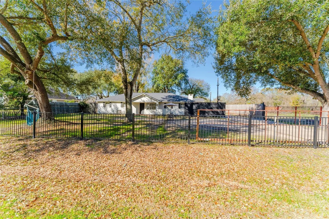 Photo of 11407 Iberia Drive