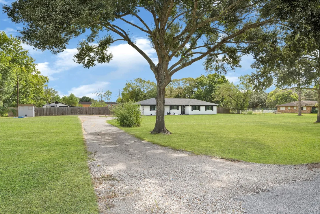Photo of 302 County Road 893a