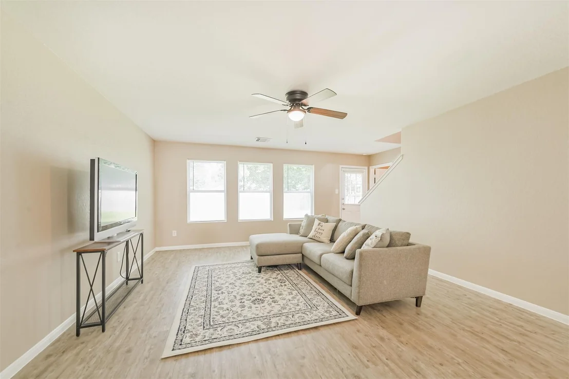Photo of 16726 Warbler Drive