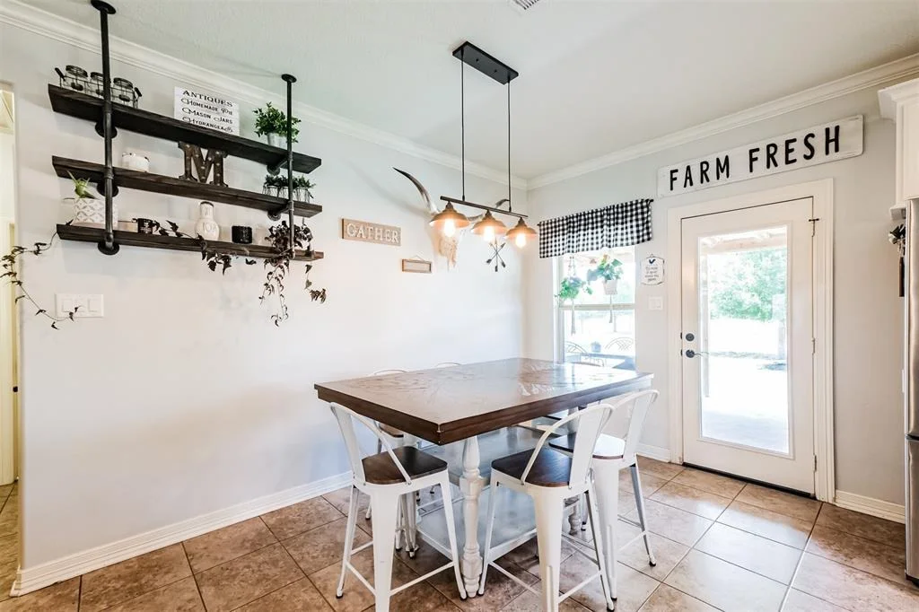 Photo of 5947 Mockingbird Lane