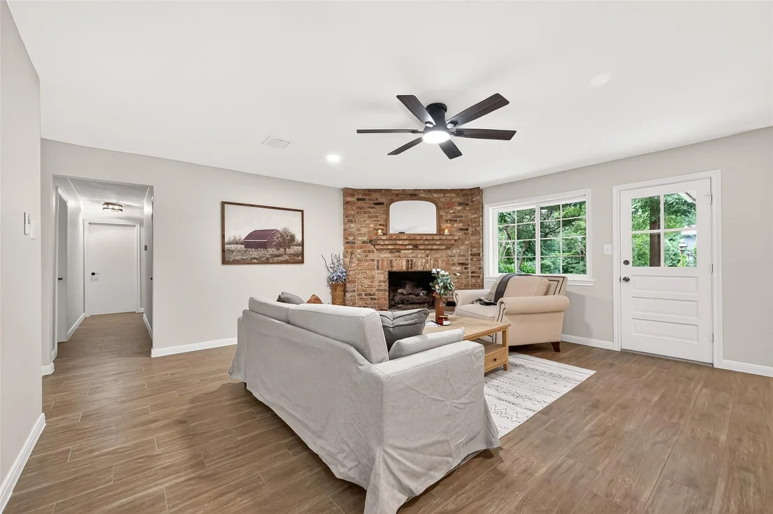 Photo of 247 Castlewood Drive