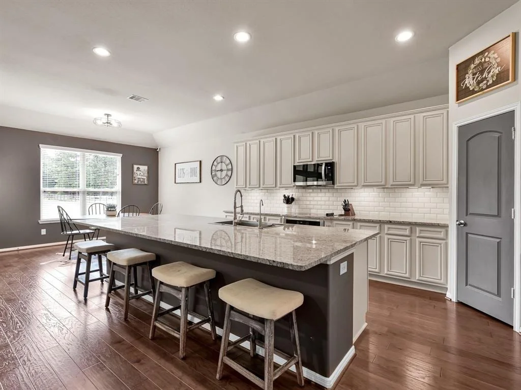 Photo of 9175 White Tail Drive