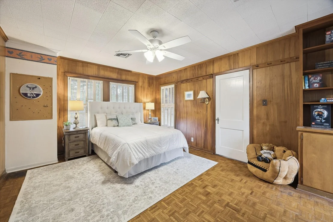 Photo of 2345 Blue Bonnet Boulevard