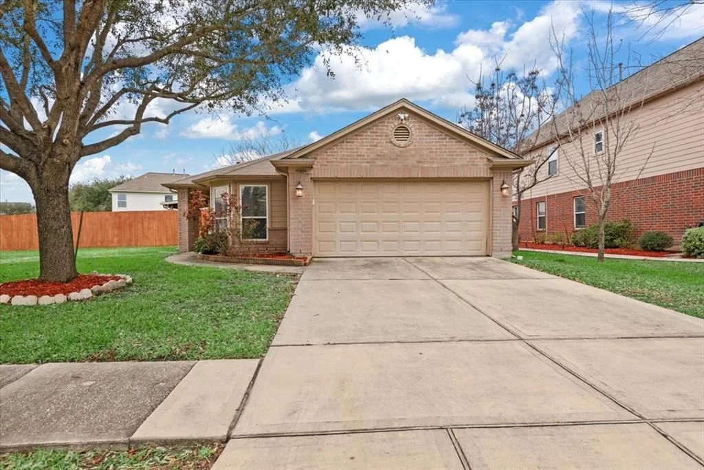 Photo of 14203 Old Dock Lane