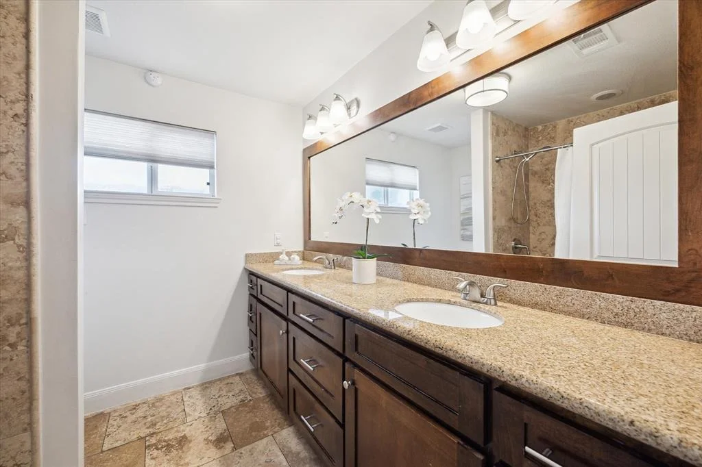 Photo of 1501 Ebony Lane