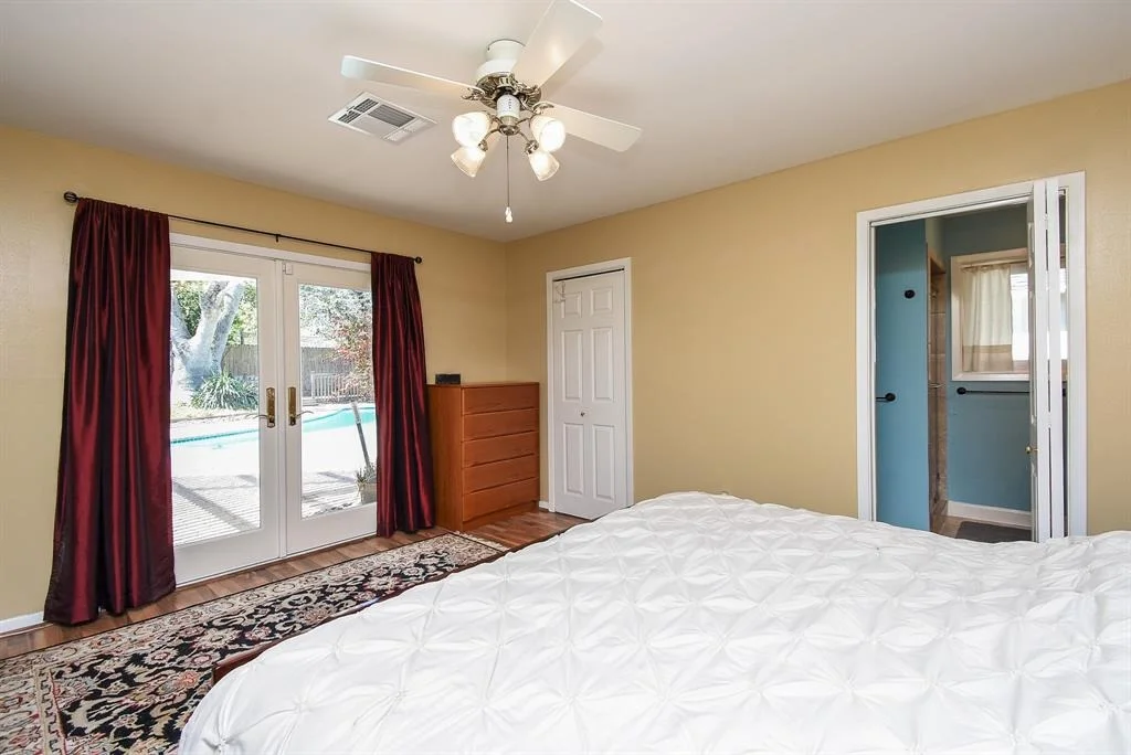 Photo of 5450 Grape Street