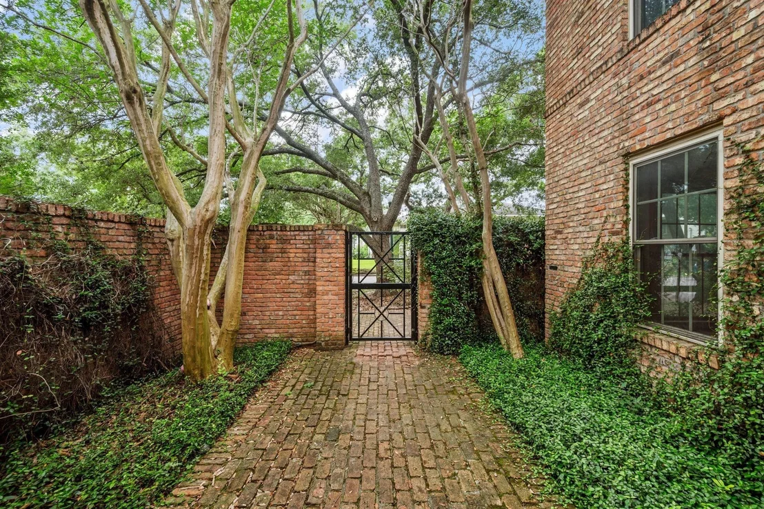 Photo of 2219 Dickey Place