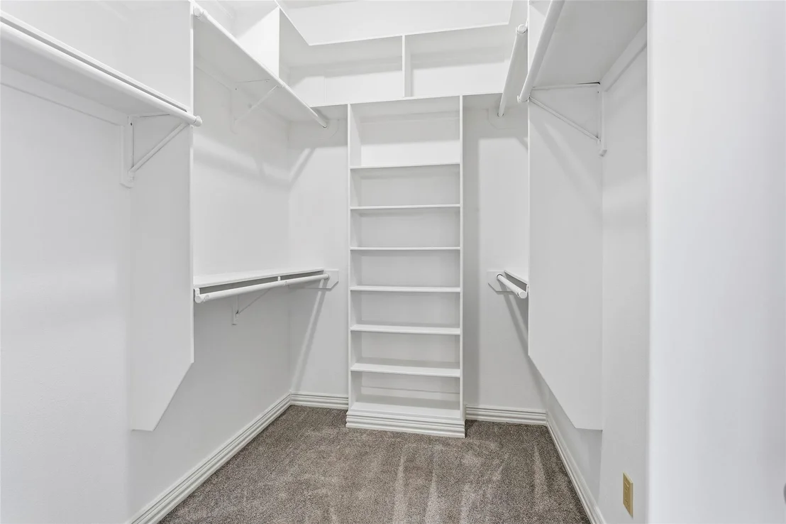 Photo of 2535 Broadway Street