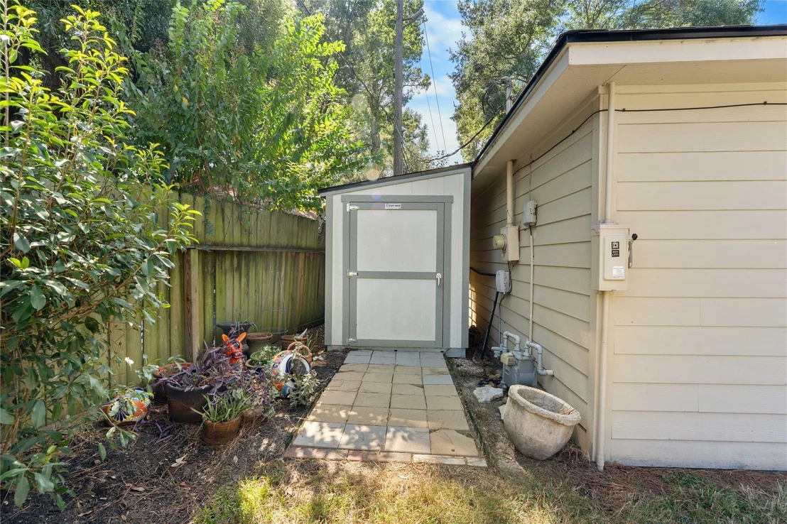 Photo of 9611 Stockport Drive