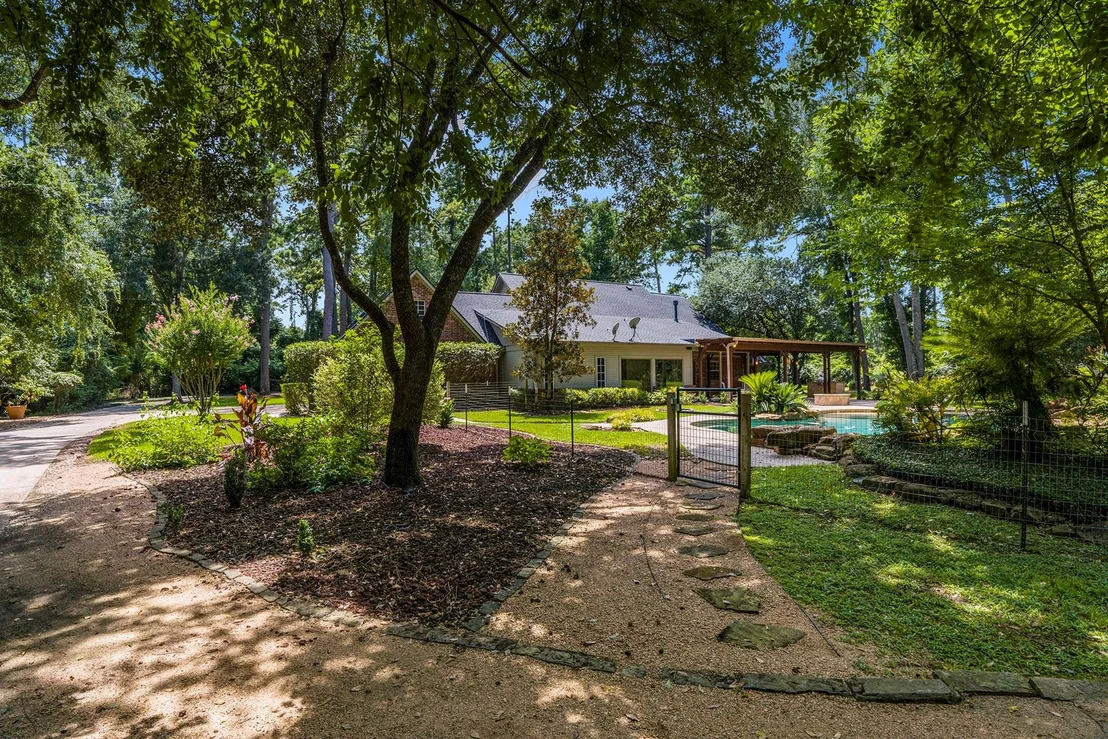 Photo of 8702 Holly Hills Drive