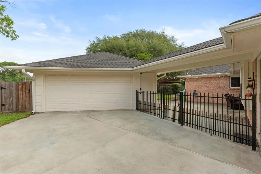 Photo of 5918 Donwhite Lane