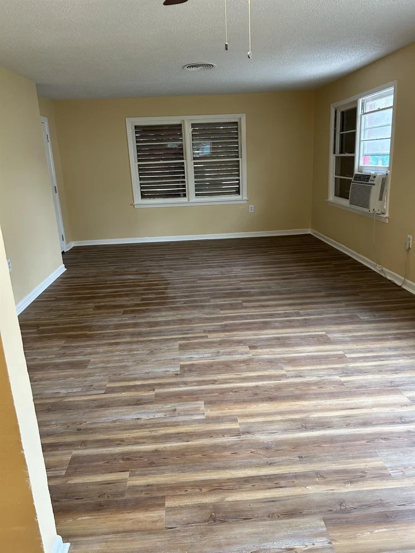 Photo of 2109 Briar Lane