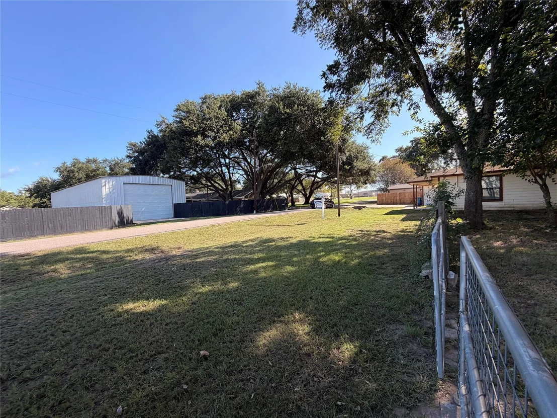 Photo of 2611 Center Street