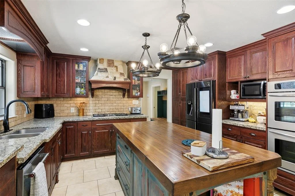 Photo of 1025 Creek Bend
