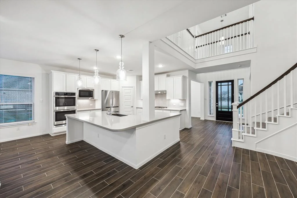 Photo of 4033 Edgewater Terrace Lane