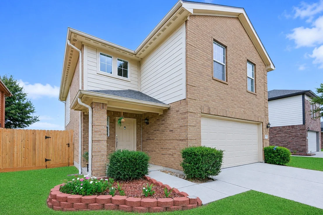 Photo of 5019 Royal Cypress Drive