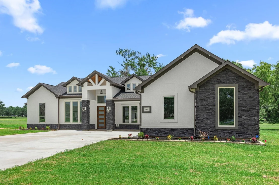 Photo of 210 Birdie Dr