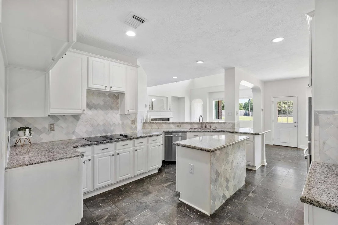 Photo of 17802 White Oak Hill