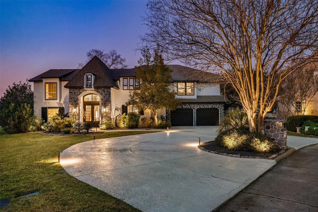 Photo of 11706 Edgewater Court