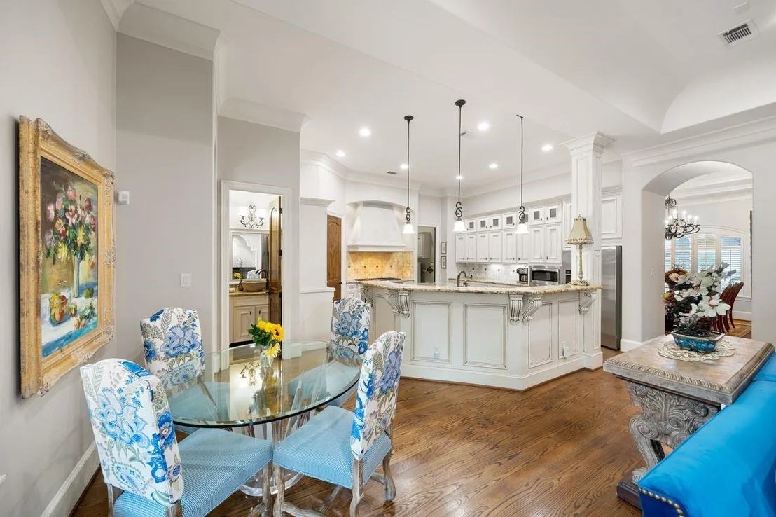 Photo of 1226 Chippendale Road
