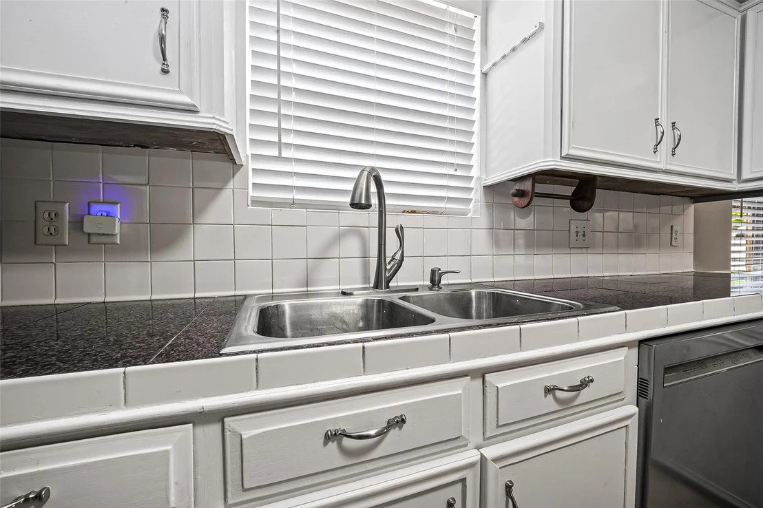Photo of 560 Savannah Park