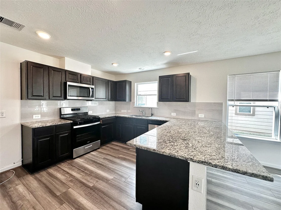 Photo of 5510 Eagle Sky Boulevard