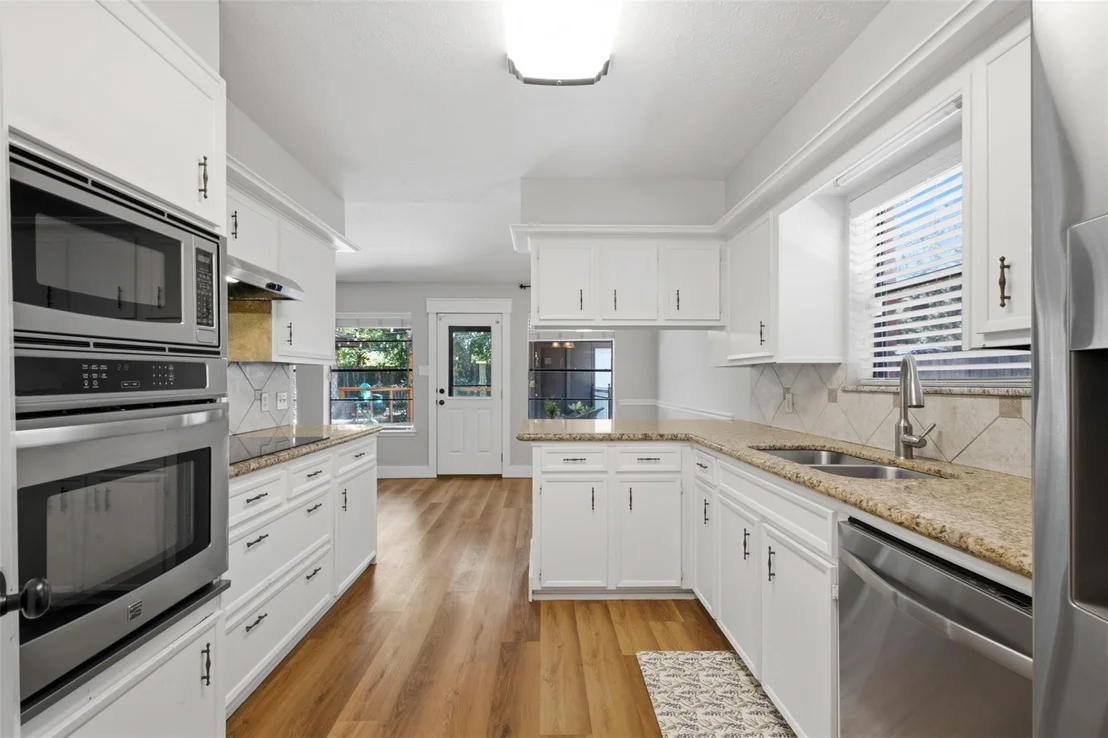 Photo of 2218 Silver Falls Drive