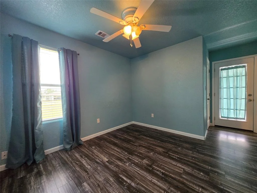 Photo of 657 Bayview Drive