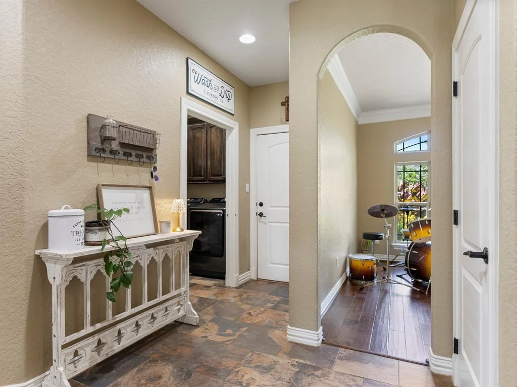 Photo of 44 Center Tree Drive