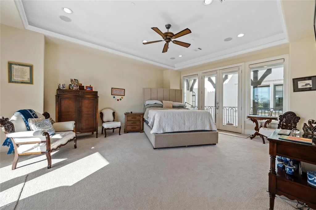 Photo of Unit E at 1700 Sunset Boulevard