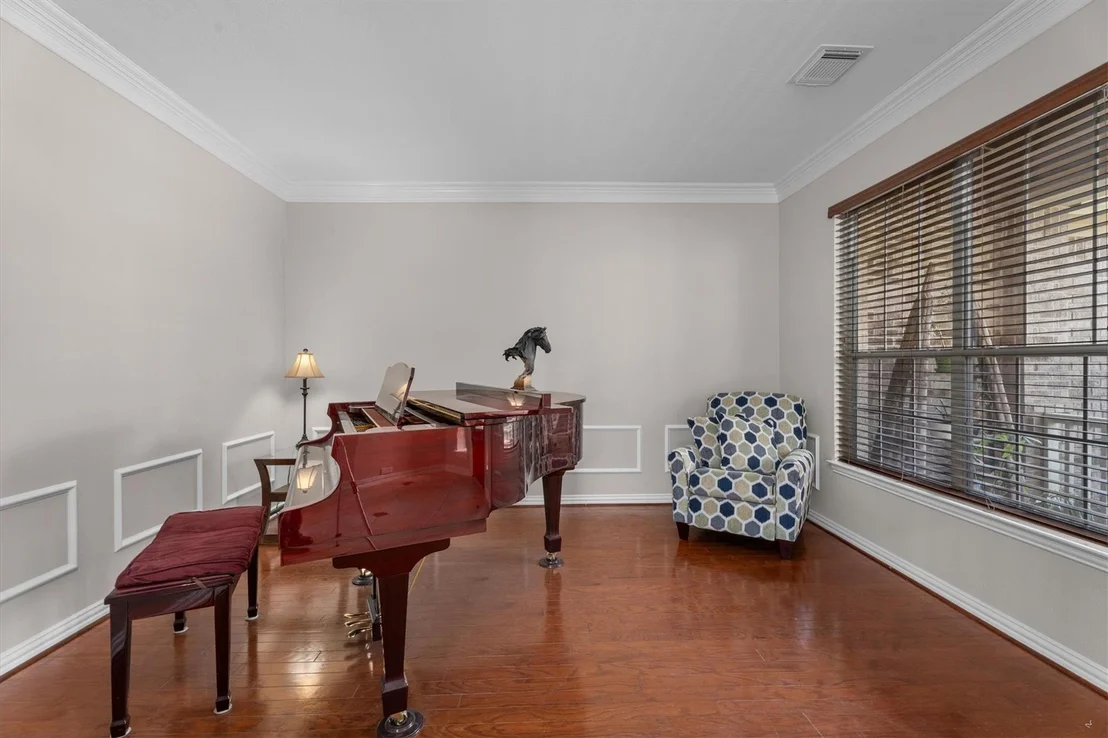Photo of 15 Barlow Court