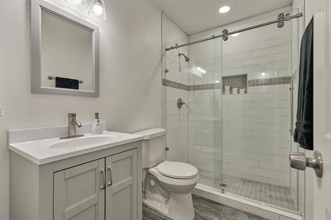 Photo of 807 Paradise Lane