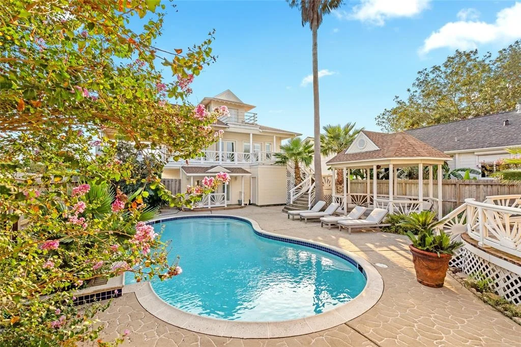 Photo of 4733 W Bayshore Drive