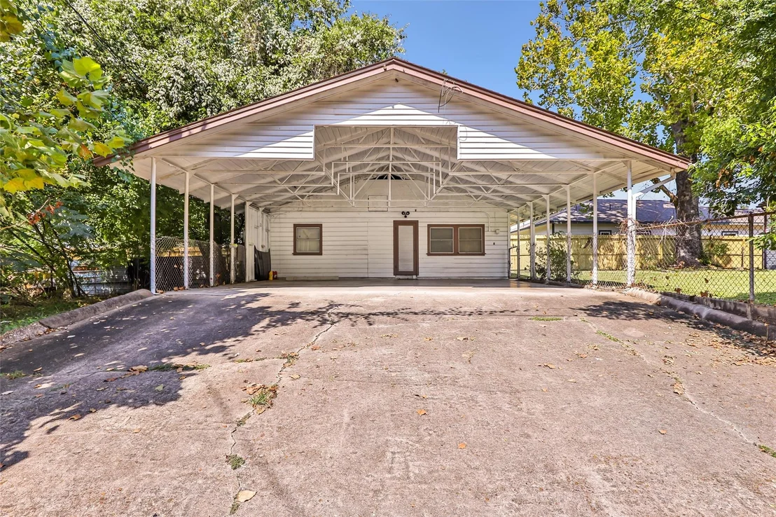 Photo of 2422 Centennial Street