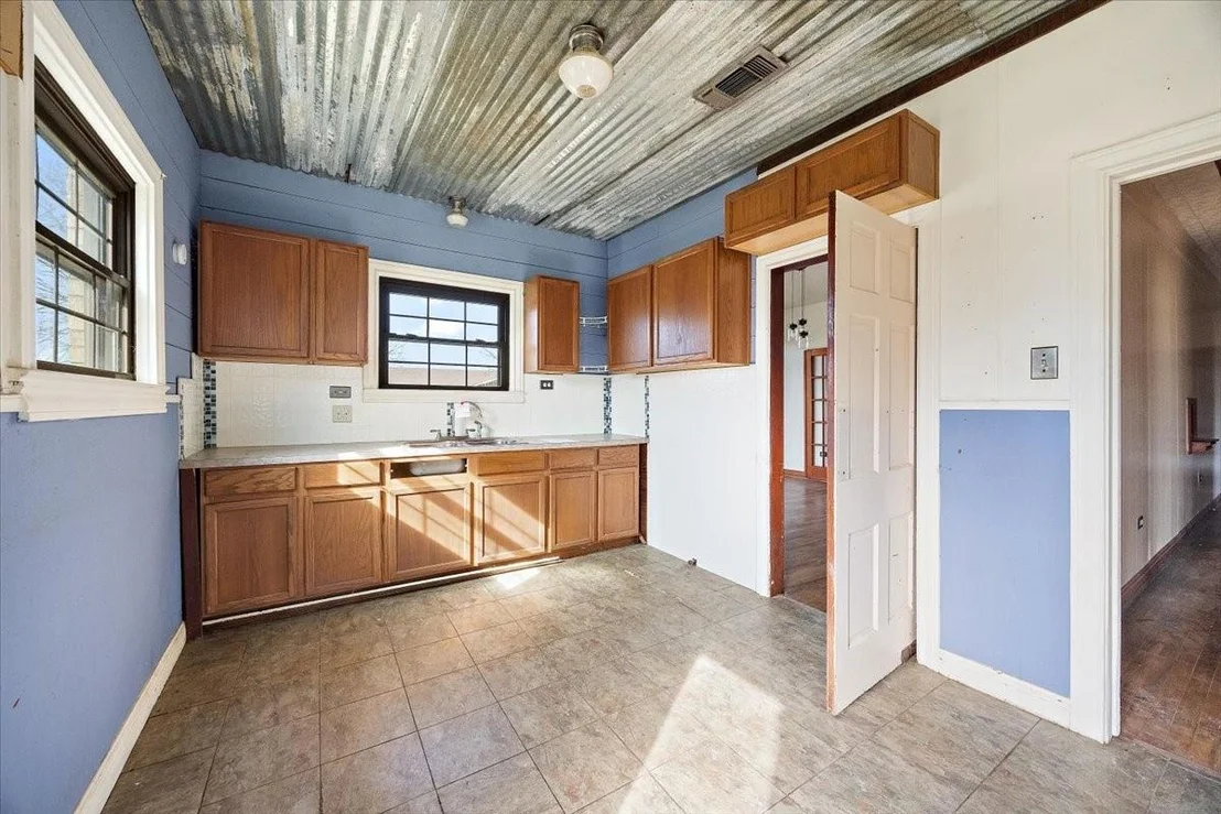 Photo of 370 Austin Street