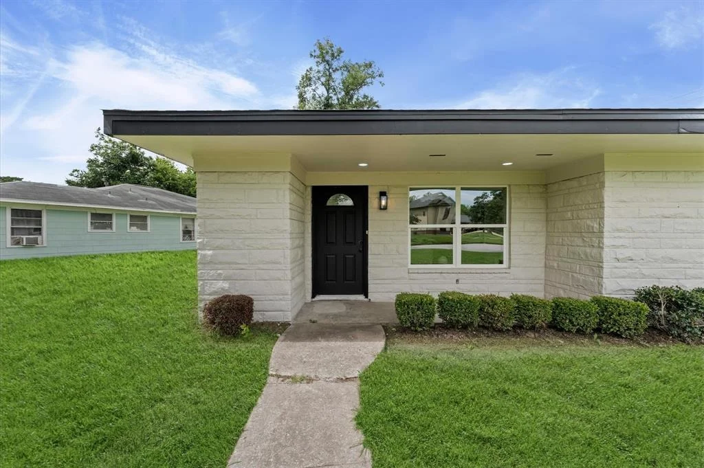 Photo of 200 Burnett Drive
