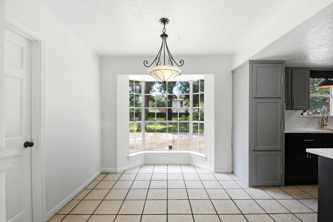 Photo of 18813 Woodridge Drive